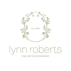 LynnRobertsPhotography logo finda 510x382 copy 300x300