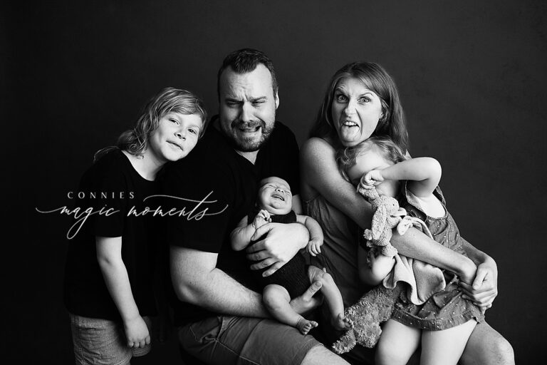 real family newborn portraits gold coast 768x512