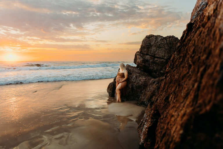 Gold Coast Maternity Photography Sunrise Beach 01 768x512