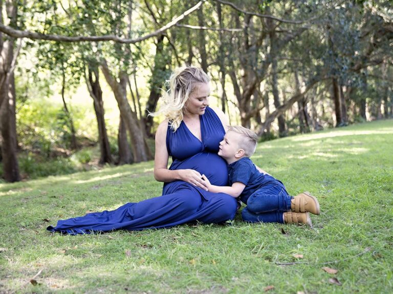 Maternity photographer kim hollier brisbane gold coast 10 768x576