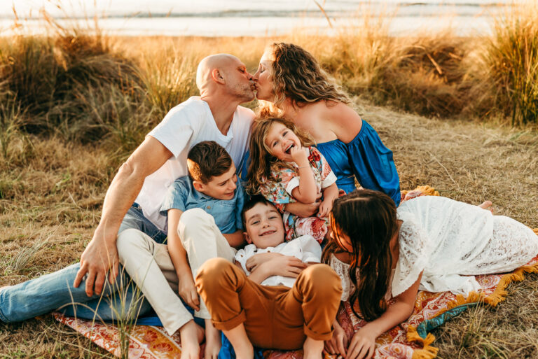 Tasmanian maternity newborn beach golden hour family photographer 33 768x513